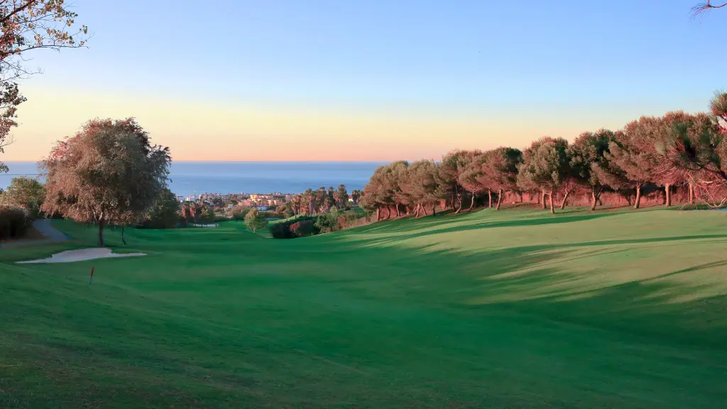dona-julia-golf-2.webp