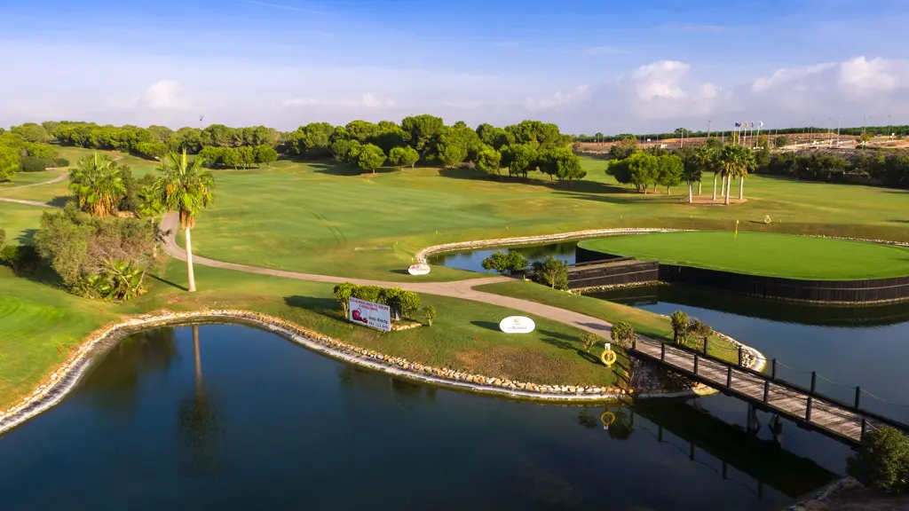 lo-romero-golf-14.webp