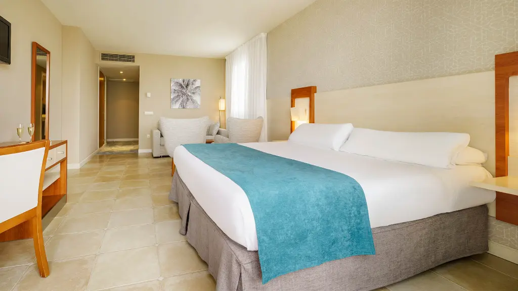 hotel-ilunion-Fuebgirola-25.webp
